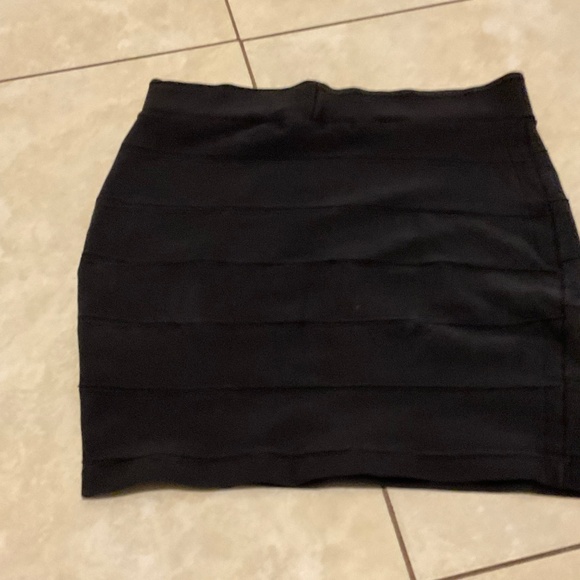 Skirts - Picture 4 of 5